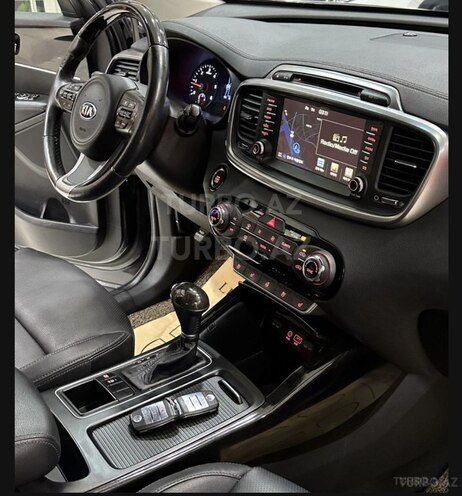 Kia Sorento-24
