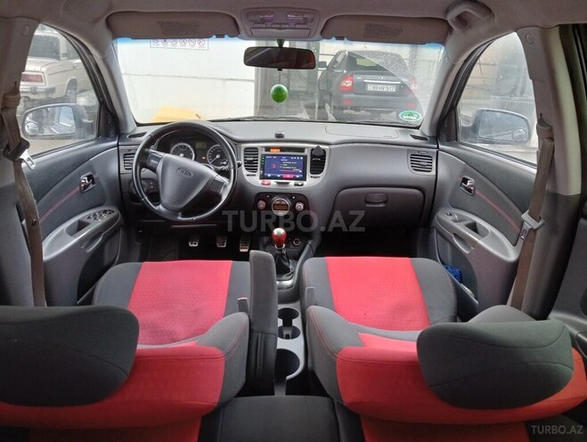 Kia Rio 2006, 292,582 km - 1.4 l - Quba