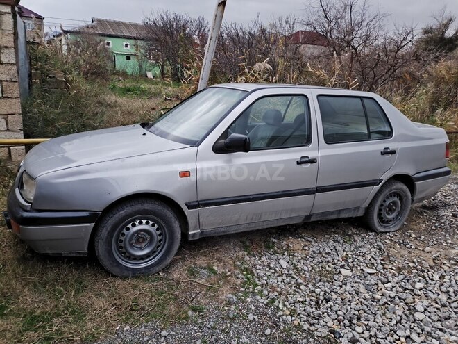 Volkswagen Vento 1994, 460,000 km - 1.8 l - Bakı