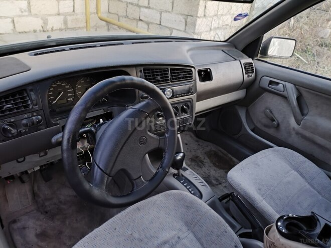 Volkswagen Vento 1994, 460,000 km - 1.8 l - Bakı