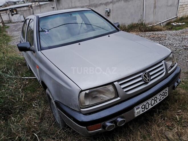 Volkswagen Vento 1994, 460,000 km - 1.8 l - Bakı