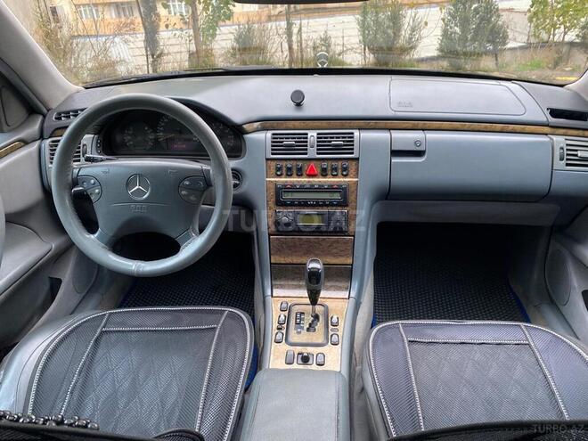 Mercedes E 240 2000, 436,000 km - 2.4 л - Şirvan