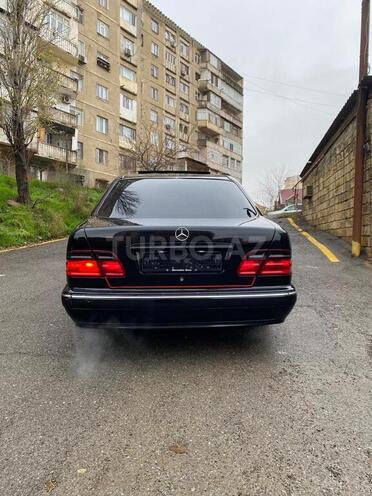 Mercedes E 240 2000, 436,000 km - 2.4 л - Şirvan
