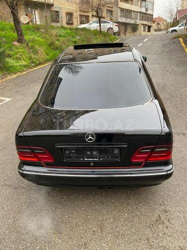 Mercedes E 240 2000, 436,000 km - 2.4 л - Şirvan