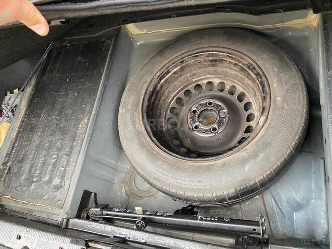 Mercedes E 240 2000, 436,000 km - 2.4 л - Şirvan
