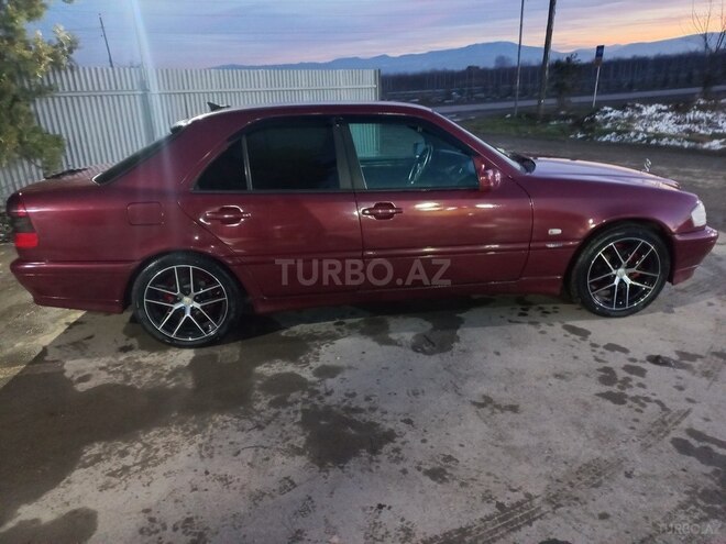 Mercedes C 200 1998, 382,006 km - 2.0 l - Quba