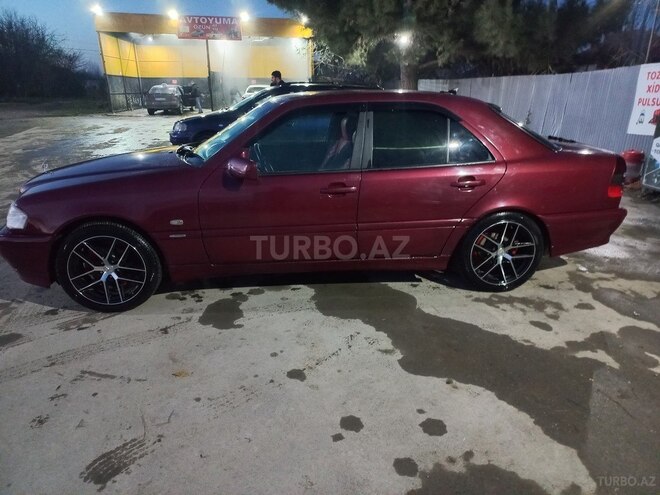 Mercedes C 200 1998, 382,006 km - 2.0 l - Quba