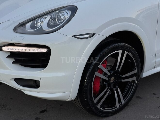 Porsche Cayenne Turbo-9