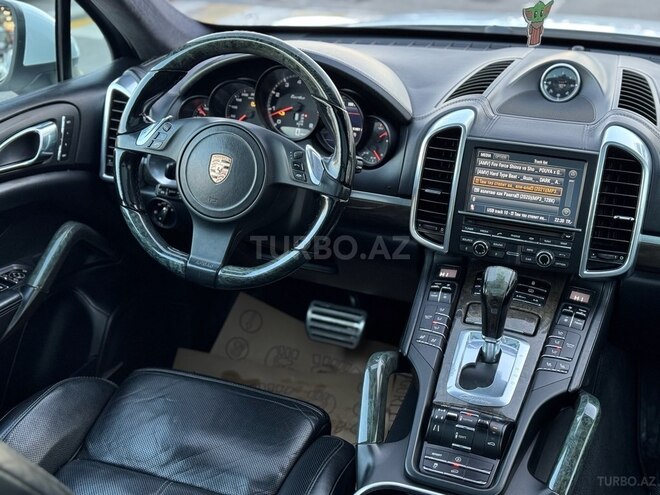 Porsche Cayenne Turbo-11