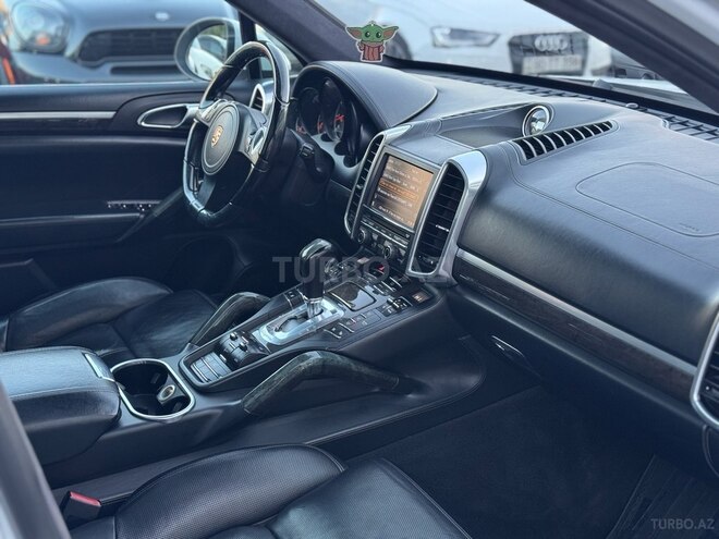 Porsche Cayenne Turbo-10