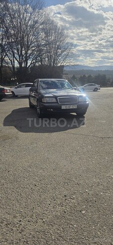Mercedes C 240 1998, 328,000 km - 2.4 l - Tovuz