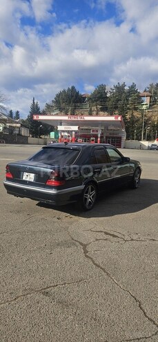 Mercedes C 240 1998, 328,000 km - 2.4 l - Tovuz