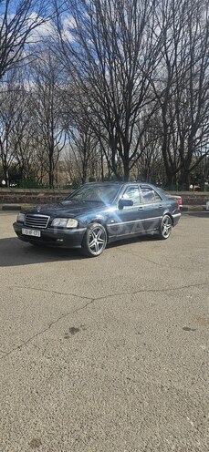 Mercedes C 240 1998, 328,000 km - 2.4 l - Tovuz