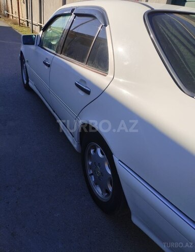 Mercedes C 200 1995, 390,000 km - 2.0 l - Ucar