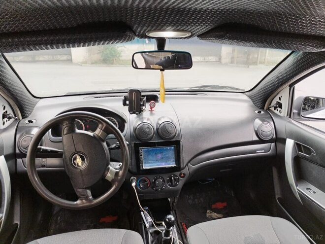 Chevrolet Aveo-12