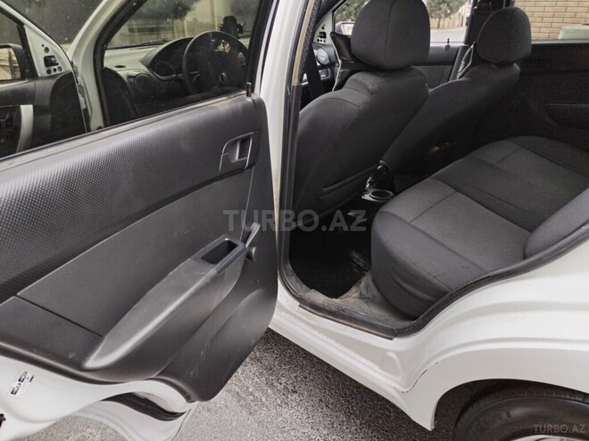 Chevrolet Aveo-18
