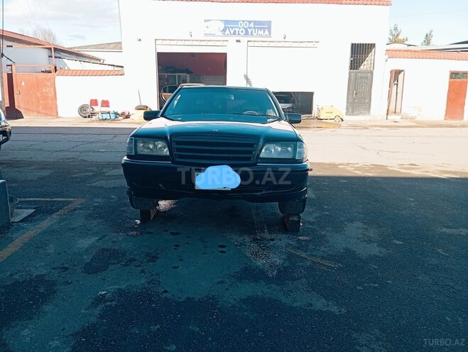 Mercedes C 230 1998, 198,000 km - 2.3 l - Quba