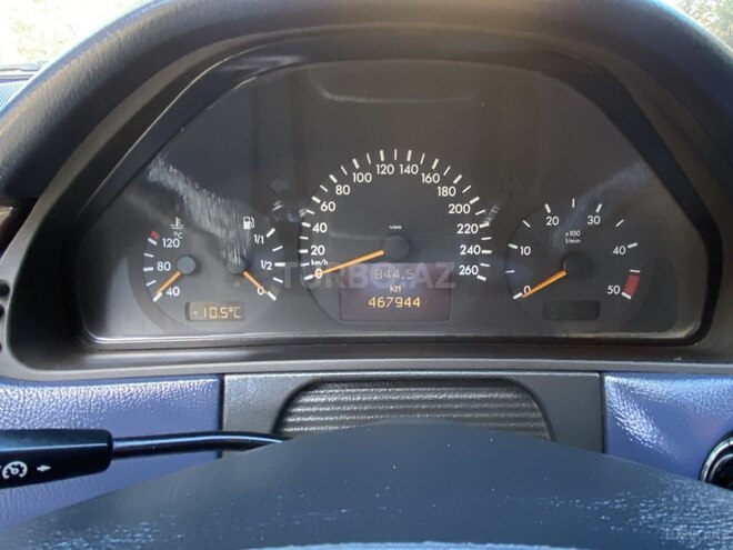 Mercedes E 270 2001, 460,000 km - 2.7 l - Bakı