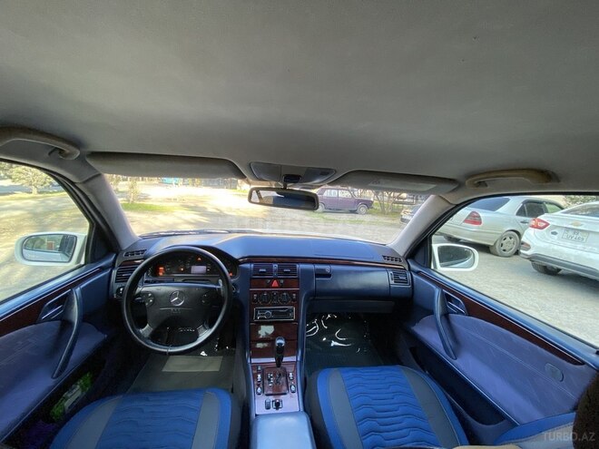 Mercedes E 270 2001, 460,000 km - 2.7 l - Bakı