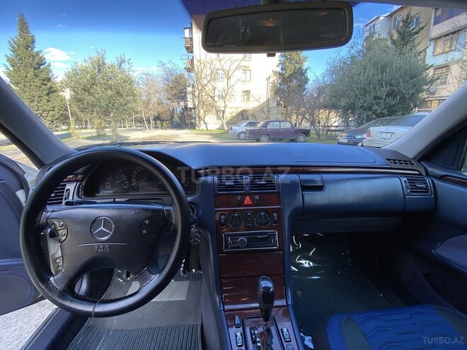 Mercedes E 270 2001, 460,000 km - 2.7 l - Bakı