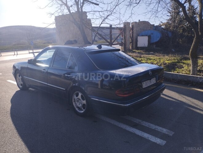Mercedes E 220 d 2000, 360,000 km - 2.2 l - Şamaxı