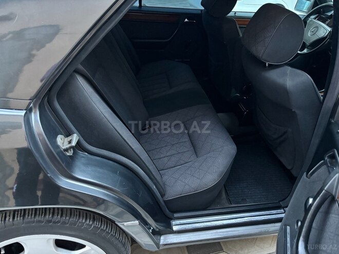 Mercedes E 220 1995, 286,000 km - 2.2 л - Bakı