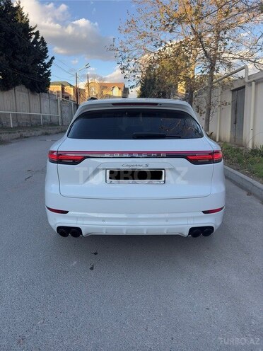 Porsche Cayenne S-2