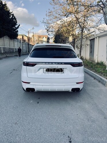 Porsche Cayenne S-9