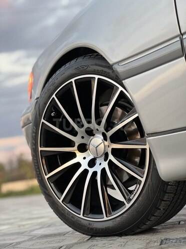 Mercedes C 230 1998, 223,000 km - 2.3 l - Saatlı