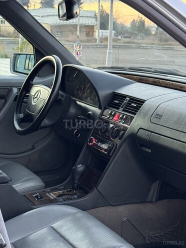 Mercedes C 230 1998, 223,000 km - 2.3 l - Saatlı