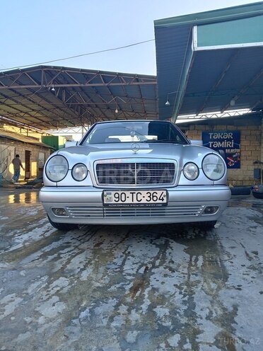 Mercedes E 240 1995, 340,256 km - 2.4 л - Yevlax
