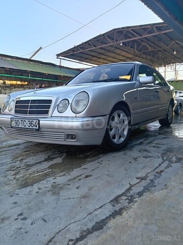 Mercedes E 240 1995, 340,256 km - 2.4 л - Yevlax
