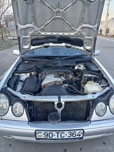 Mercedes E 240 1995, 340,256 km - 2.4 л - Yevlax