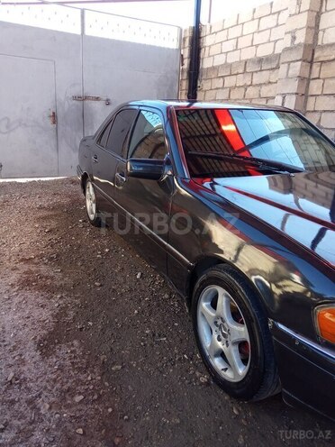 Mercedes C 220 1994, 153,732 km - 2.2 l - Yevlax