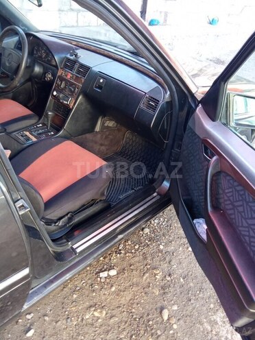 Mercedes C 220 1994, 153,732 km - 2.2 l - Yevlax