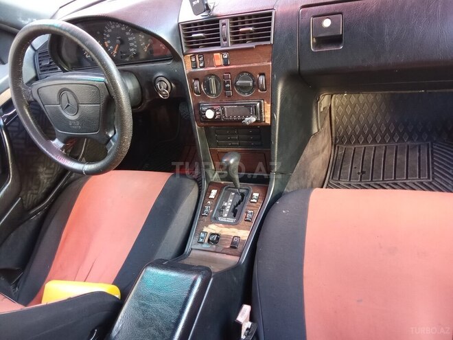 Mercedes C 220 1994, 153,732 km - 2.2 l - Yevlax