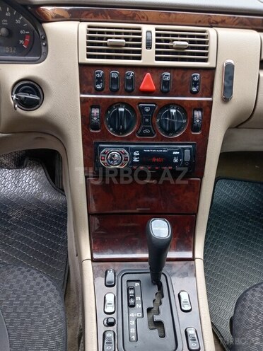 Mercedes E 230 1997, 350,000 km - 2.3 l - Bakı