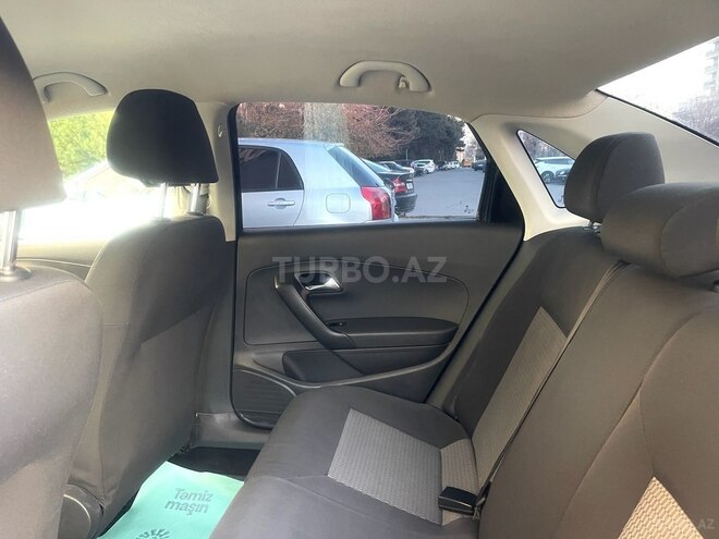 Volkswagen Polo 2013, 197,000 km - 1.6 л - Bakı