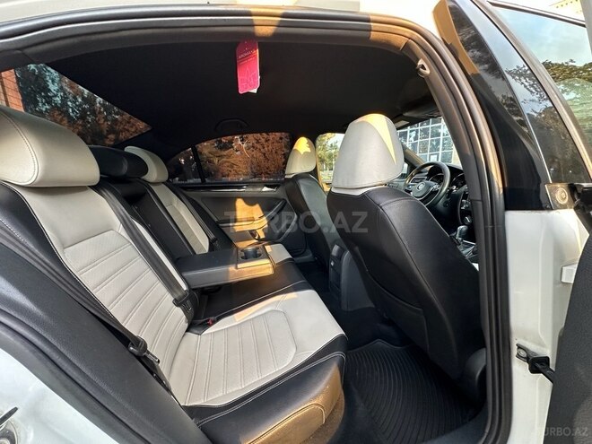 Volkswagen Jetta 2015, 150,000 km - 1.8 l - Salyan