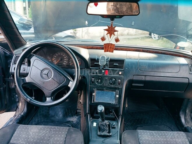Mercedes E 200 1996, 204,964 km - 2.0 л - Şəki