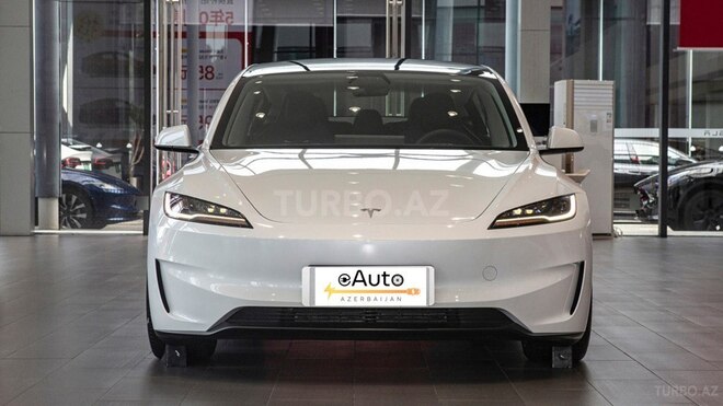 Tesla Model 3-3