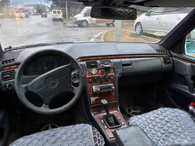 Mercedes E 200 1998, 250,000 km - 2.0 l - Bakı