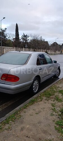 Mercedes E 200 1998, 250,000 km - 2.0 l - Bakı