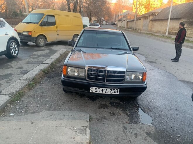 Mercedes 190 1991, 150,000 km - 2.0 l - İsmayıllı