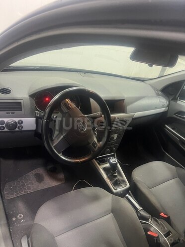 Opel Astra 2006, 210,000 km - 1.3 л - Bakı