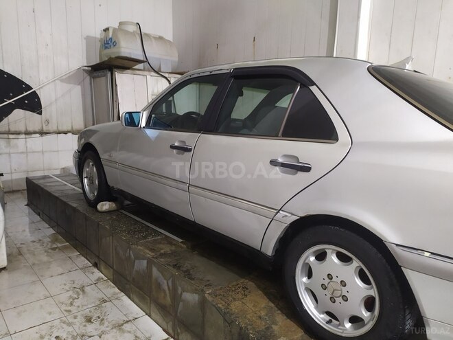 Mercedes C 220 1995, 25,644 km - 2.2 l - Bakı
