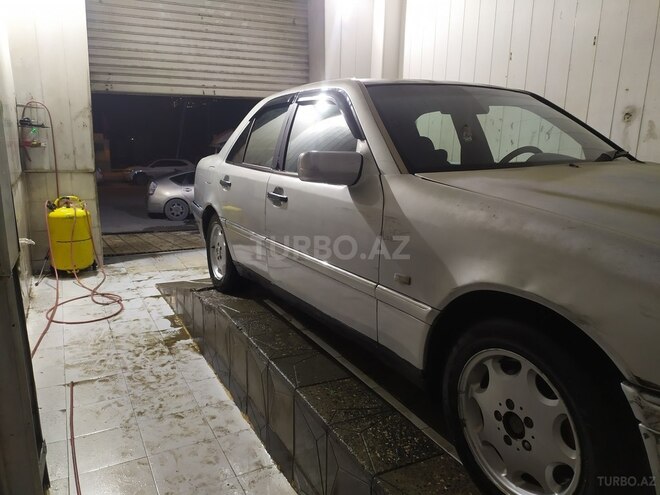 Mercedes C 220 1995, 25,644 km - 2.2 l - Bakı