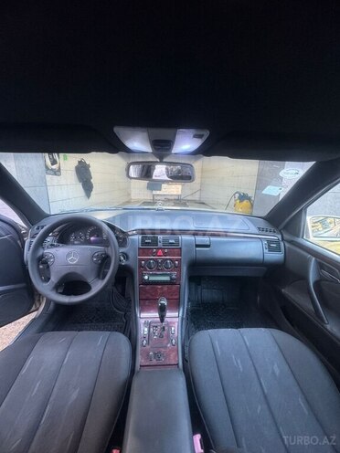 Mercedes E 220 d 2001, 331,000 km - 2.2 l - Bakı