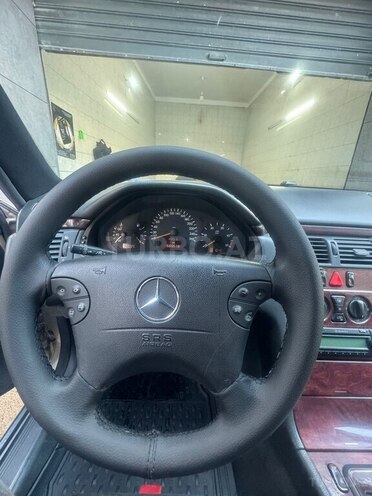 Mercedes E 220 d 2001, 331,000 km - 2.2 l - Bakı