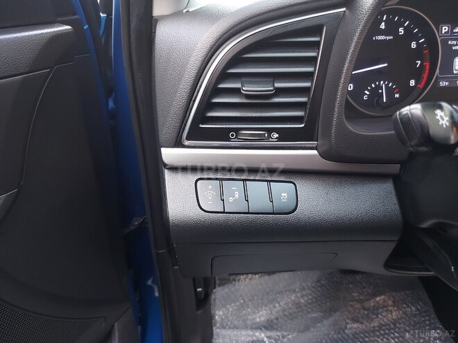 Hyundai Elantra 2017, 130,000 km - 2.0 l - Bakı